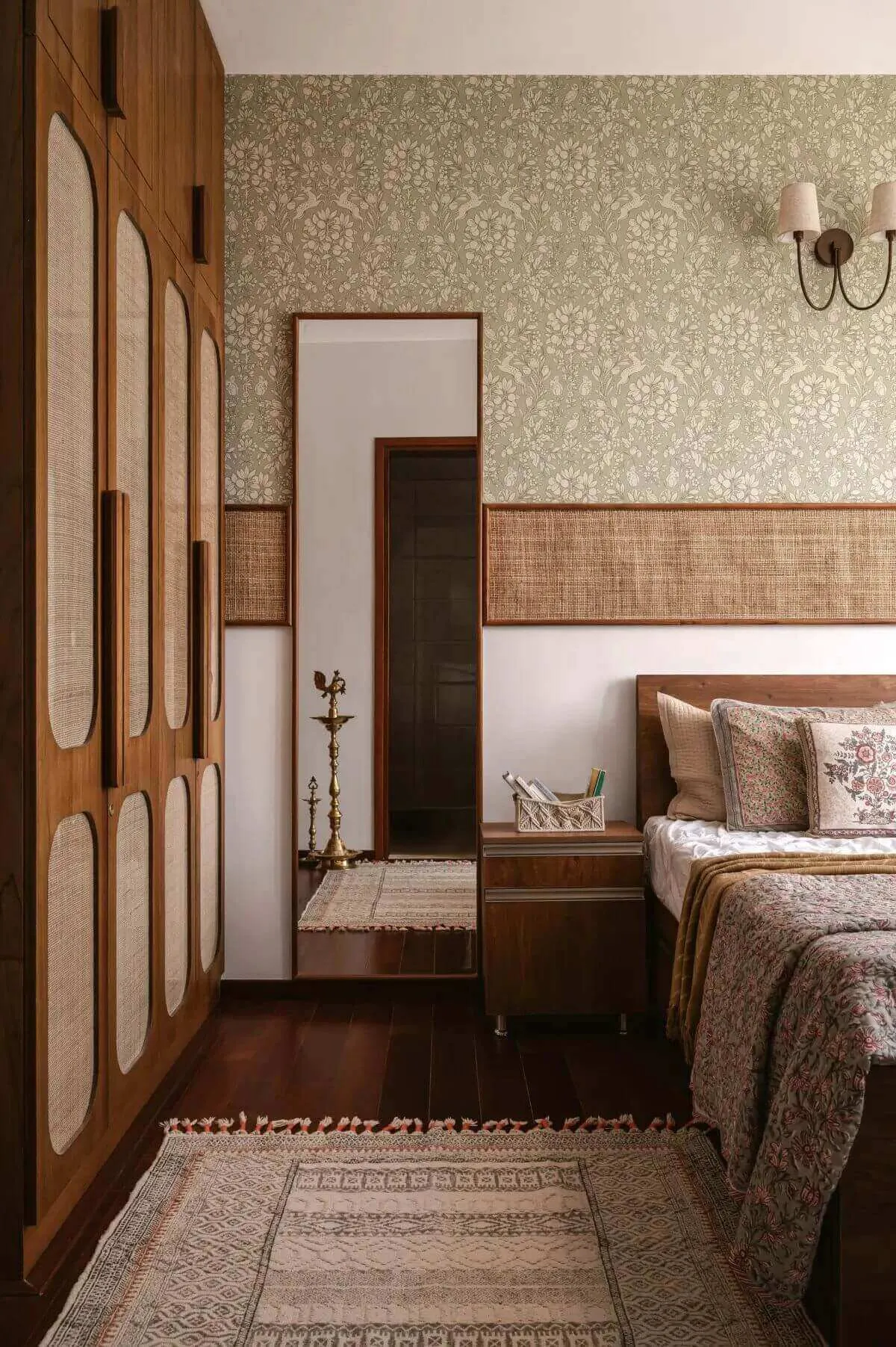 Complete Interior Solutions