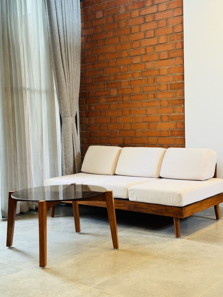Solid Wood vs Veneer vs Engineered Wood