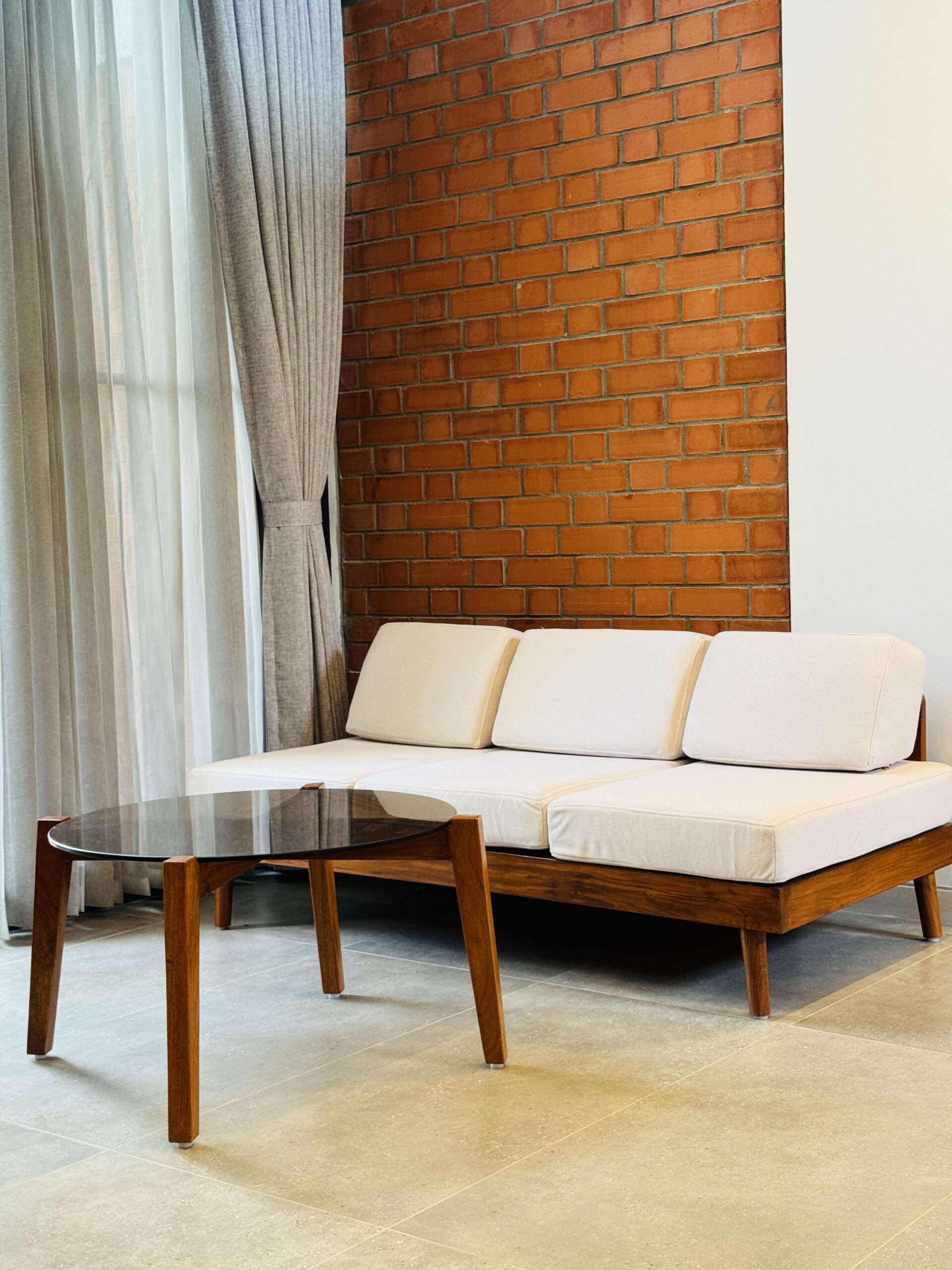 Solid Wood vs Veneer vs Engineered Wood